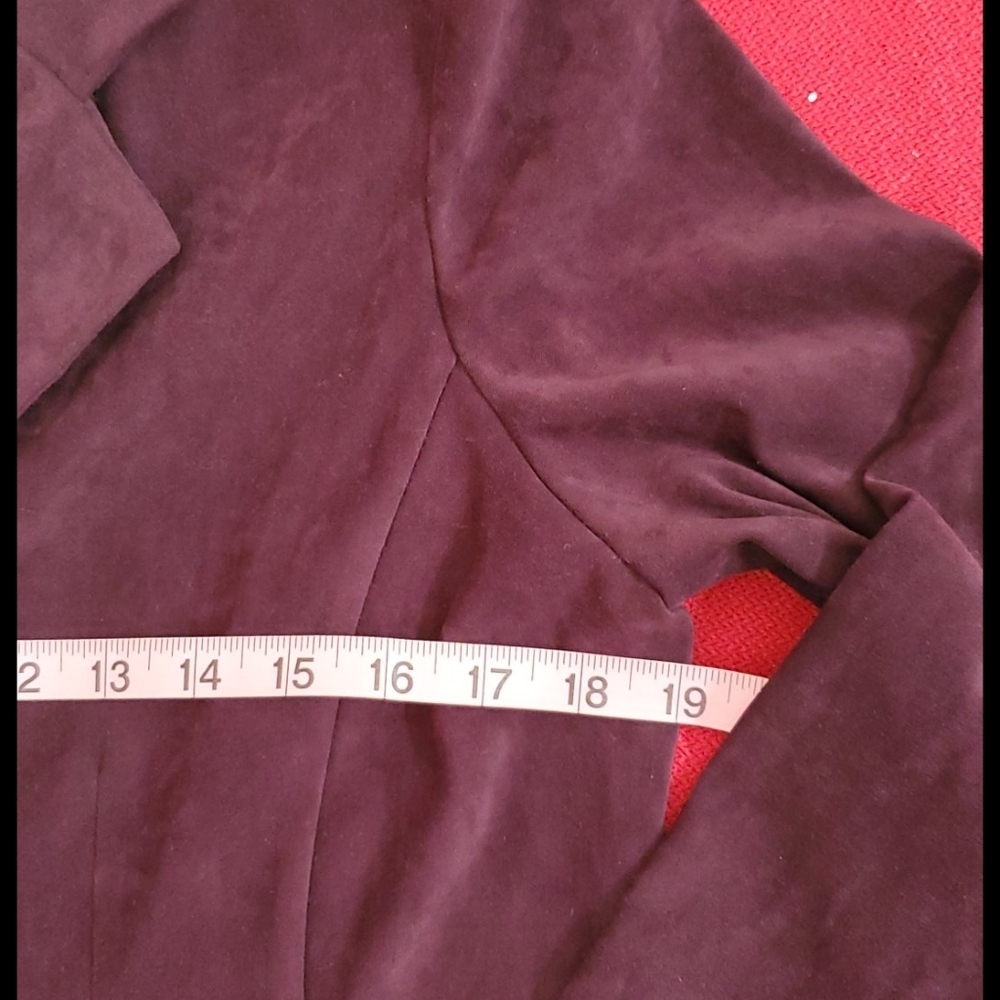R & K Maxi coat Burgundy 3 buttons velvety feel sz. 6P - Picture 10 of 12